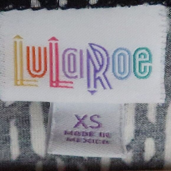 LULAROE BLACK & WHITE DESIGN SHORT SLEEVE OVERSIZED HI LOW DRESS SIZE XS - Picture 2 of 7